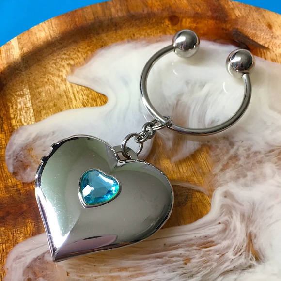 🖤Silvertone Heart locket U keychain - Picture 1 of 12